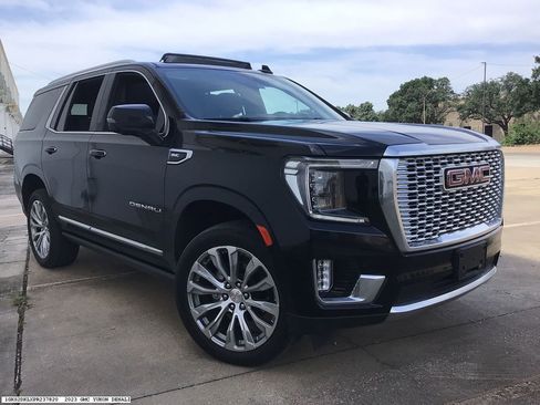 Used 2023 GMC Yukon Denali w/ Advanced Technology Package AWD/4WD image 4