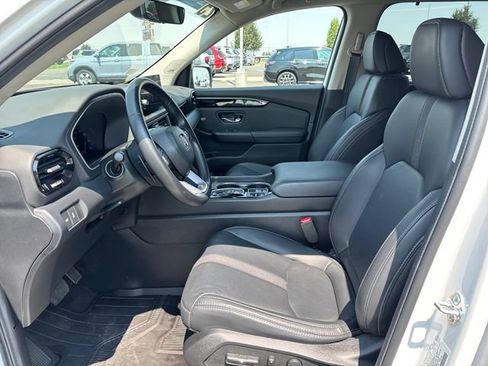 Certified 2025 Honda Pilot Touring image 9
