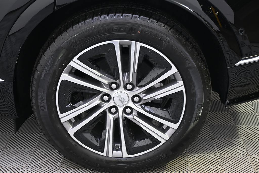 New 2026 Cadillac Lyriq Premium Luxury w/ LPO, Floor Liner Package AWD/4WD image 20