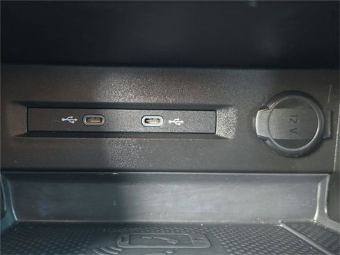 Used 2022 Volkswagen Taos SE image 19