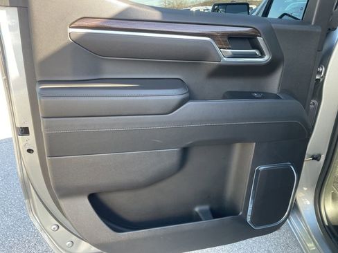 Used 2025 Chevrolet Silverado 1500 LT image 43