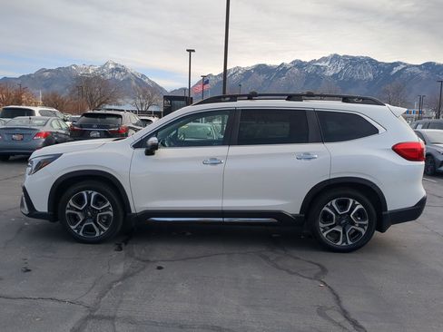 Used 2023 Subaru Ascent Touring image 9