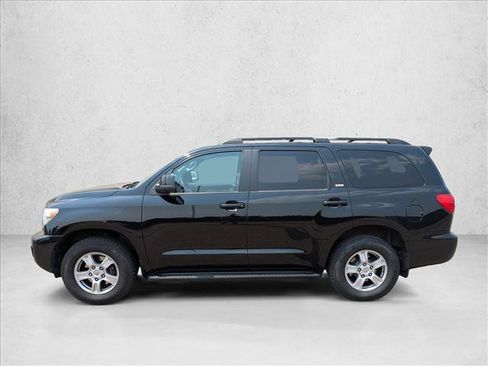 Used 2017 Toyota Sequoia SR5 w/ Premium Package AWD/4WD image 8