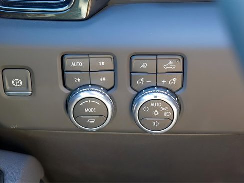 New 2025 GMC Sierra 2500 AT4 w/ AT4 Premium Plus Package image 17