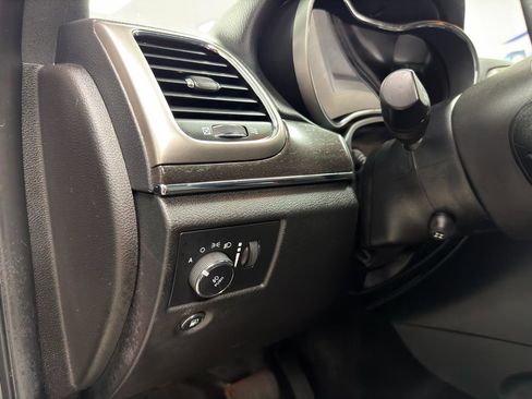 Used 2018 Jeep Grand Cherokee Limited w/ Luxury Group II image 16