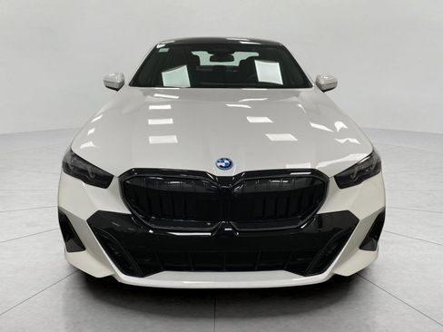 New 2026 BMW 550e xDrive image 10