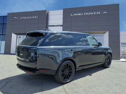 New 2026 Land Rover Range Rover Long Wheelbase SE AWD/4WD image 4