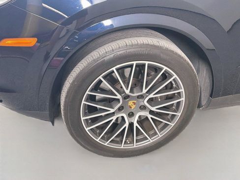 Certified 2023 Porsche Cayenne AWD/4WD image 11