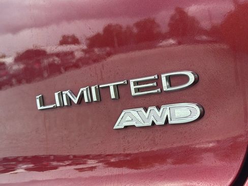Used 2021 Chrysler Pacifica Limited w/ Uconnect Theater Family Group AWD/4WD image 21
