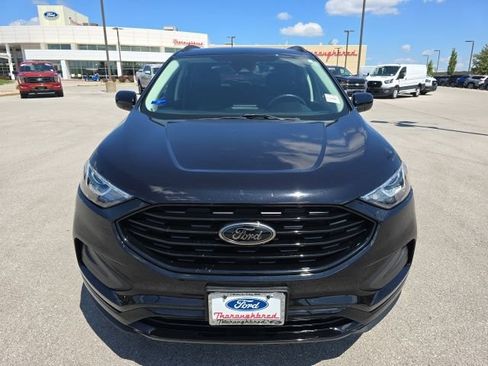 Certified 2022 Ford Edge SE w/ Black Appearance Package AWD/4WD image 8