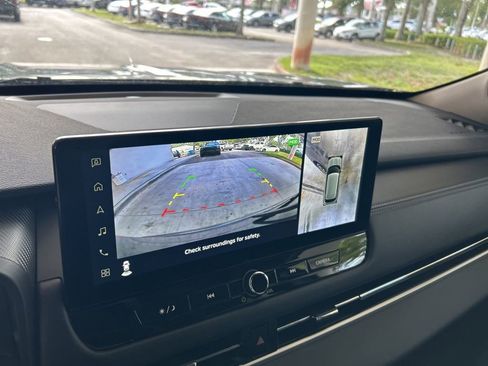 New 2025 Mitsubishi Outlander SE image 10