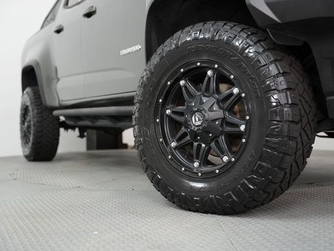 Used 2017 Chevrolet Colorado ZR2 image 16