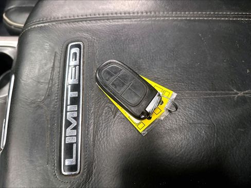 Used 2016 RAM 2500 Limited AWD/4WD image 38