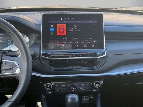 Used 2024 Jeep Compass Trailhawk image 13