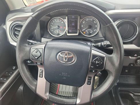 Used 2018 Toyota Tacoma SR5 image 24