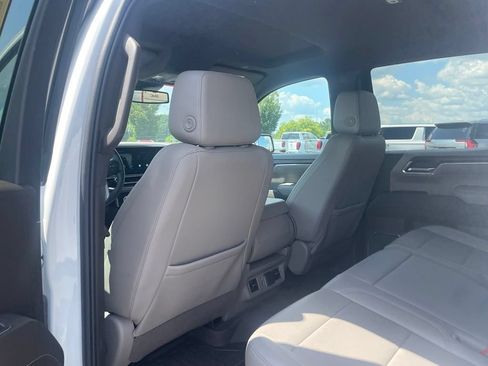 Used 2023 GMC Sierra 1500 SLT AWD/4WD image 24