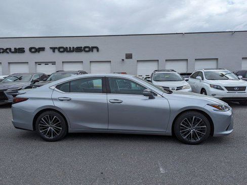 Certified 2022 Lexus ES 350 w/ Premium Package image 3