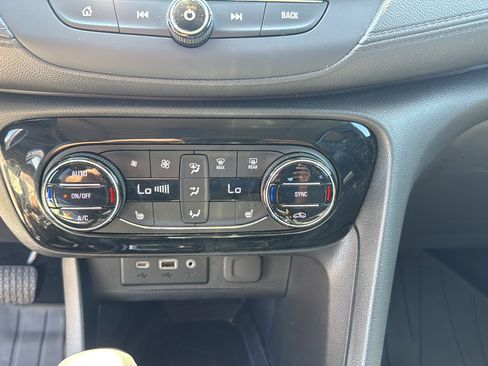 Used 2021 Buick Encore GX Select w/ Experience Buick Package AWD/4WD image 26