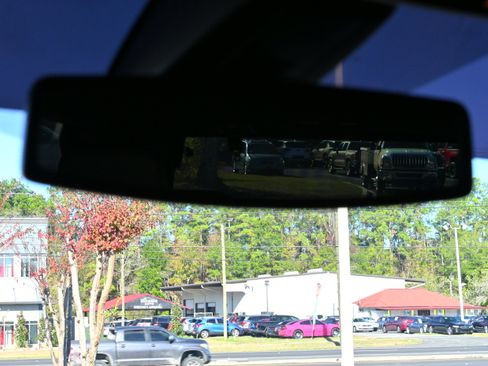 Used 2021 Chevrolet Tahoe Z71 image 28