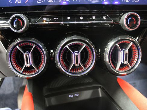 Used 2024 Chevrolet Blazer EV RS image 35