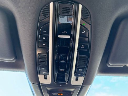 Certified 2021 Porsche Cayenne AWD/4WD image 35
