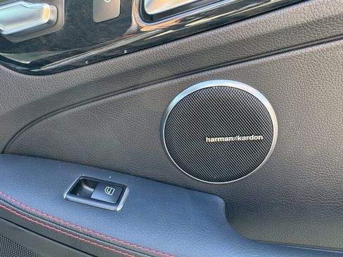 Used 2017 Mercedes-Benz SLC 300 image 35
