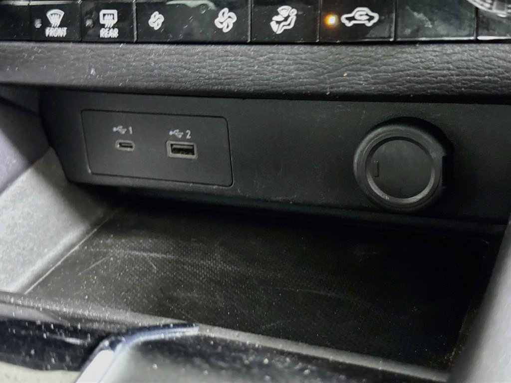 Used 2023 Mitsubishi Outlander SE FWD image 40