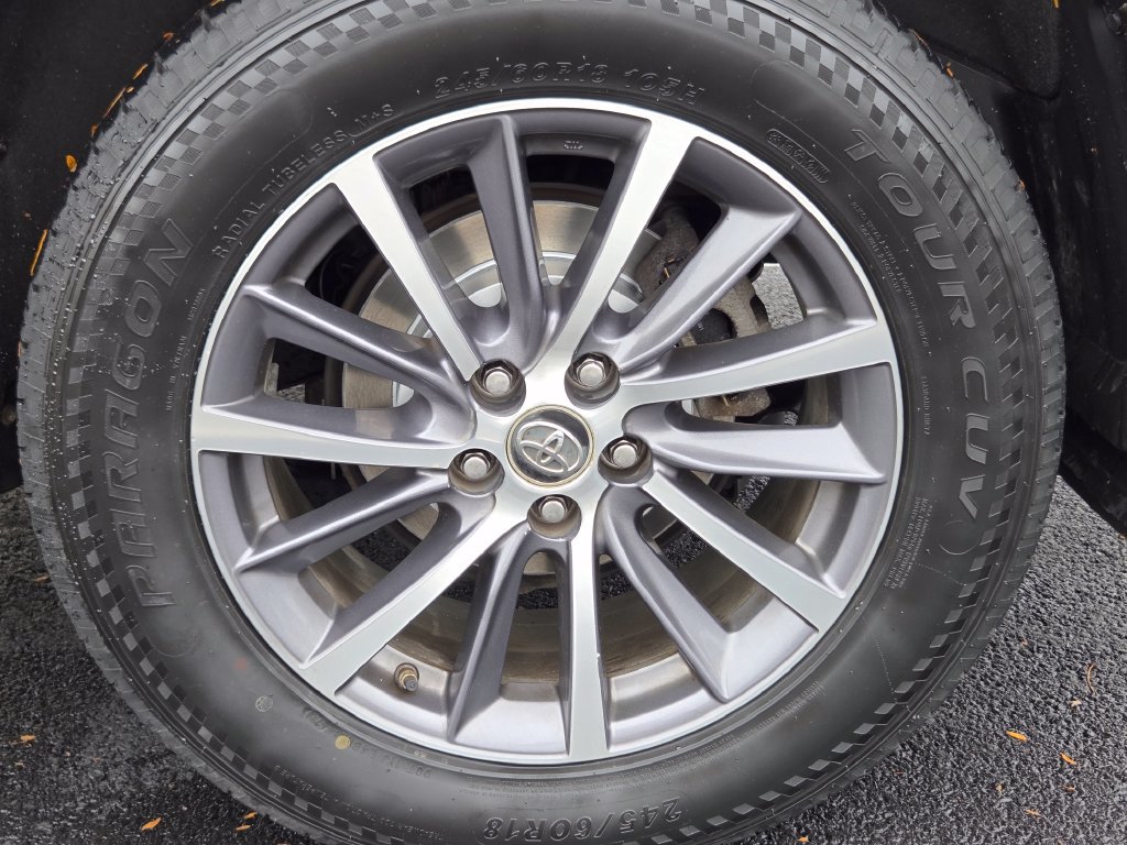 Used 2018 Toyota Highlander XLE AWD/4WD image 18