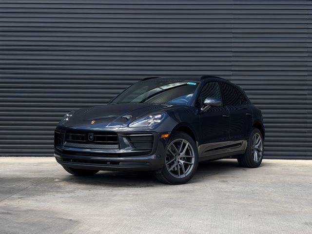 Certified 2026 Porsche Macan AWD/4WD image 1