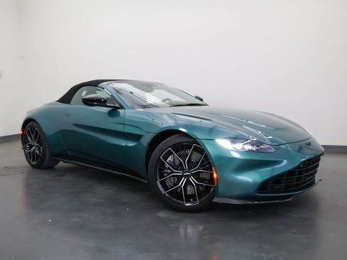 Used 2023 Aston Martin V8 Vantage Roadster RWD image 2