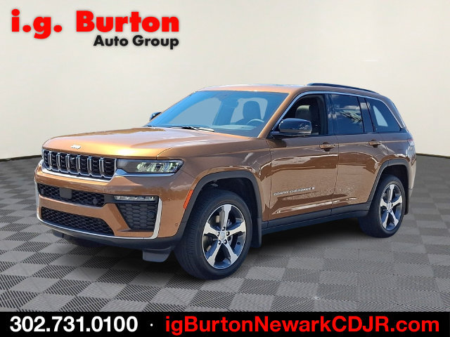 New 2026 Jeep Grand Cherokee Limited w/ Luxury Tech Group II AWD/4WD image 2