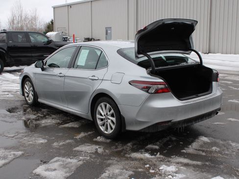 Used 2023 Toyota Camry LE image 7