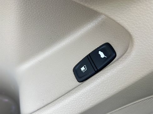 Used 2017 Acura MDX SH-AWD w/ Technology Package image 26