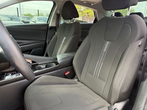 Used 2024 Hyundai Elantra SEL w/ Convenience Package image 10