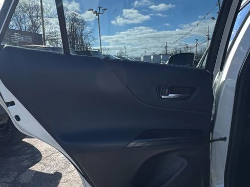 Used 2021 Toyota Venza XLE w/ Softex Package image 14