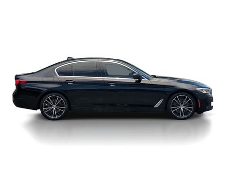 Used 2022 BMW 530i w/ M Sport Package RWD image 9