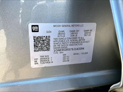 Used 2025 Chevrolet Traverse LT FWD image 19