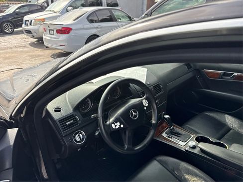 Used 2011 Mercedes-Benz C 300 4MATIC Sedan image 8