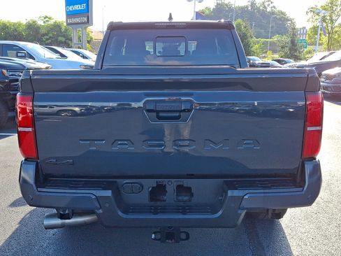 Used 2024 Toyota Tacoma TRD Sport w/ TRD Sport Upgrade Package AWD/4WD image 5