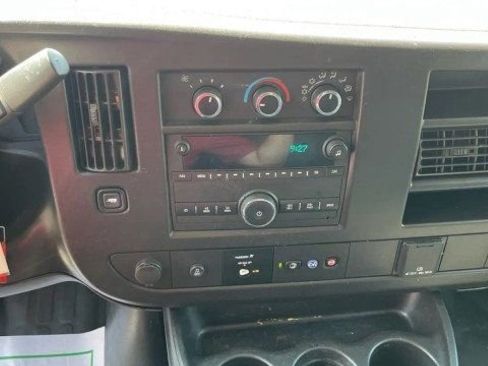 Used 2021 Chevrolet Express 3500 w/ Driver Convenience Package RWD image 18