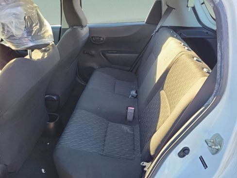 Used 2014 Toyota Yaris L image 9