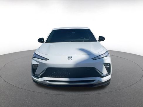 Used 2025 Buick Envista Sport Touring image 4