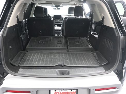 Used 2023 Nissan Pathfinder SL w/ SL Premium Package image 16