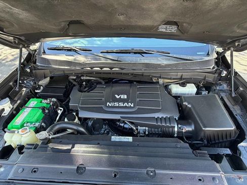 Used 2017 Nissan Titan S AWD/4WD image 27