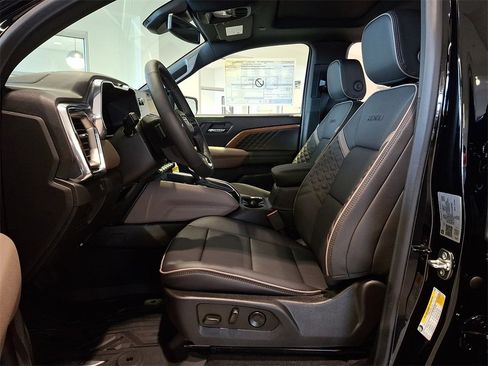 New 2026 GMC Canyon Denali w/ LPO, Denali Black Edition image 6