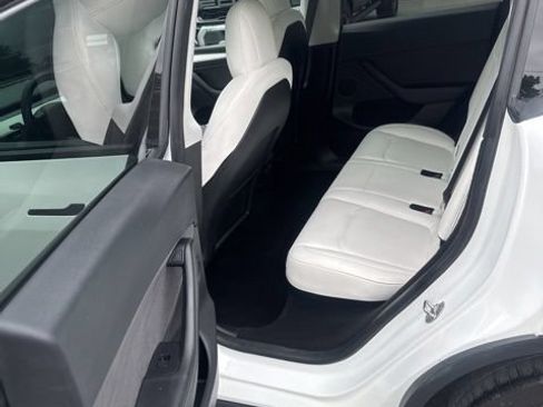 Used 2023 Tesla Model Y Long Range AWD/4WD image 18