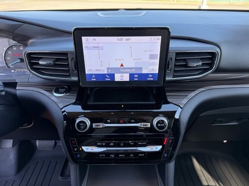 Used 2022 Ford Explorer Limited image 22