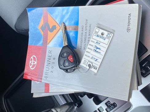 Used 2016 Toyota 4Runner Limited image 19