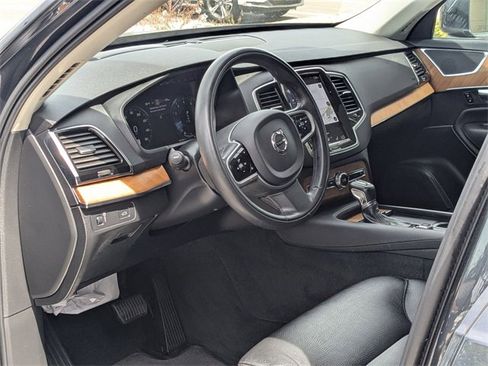 Used 2021 Volvo XC90 T6 Momentum w/ Advanced Package image 10
