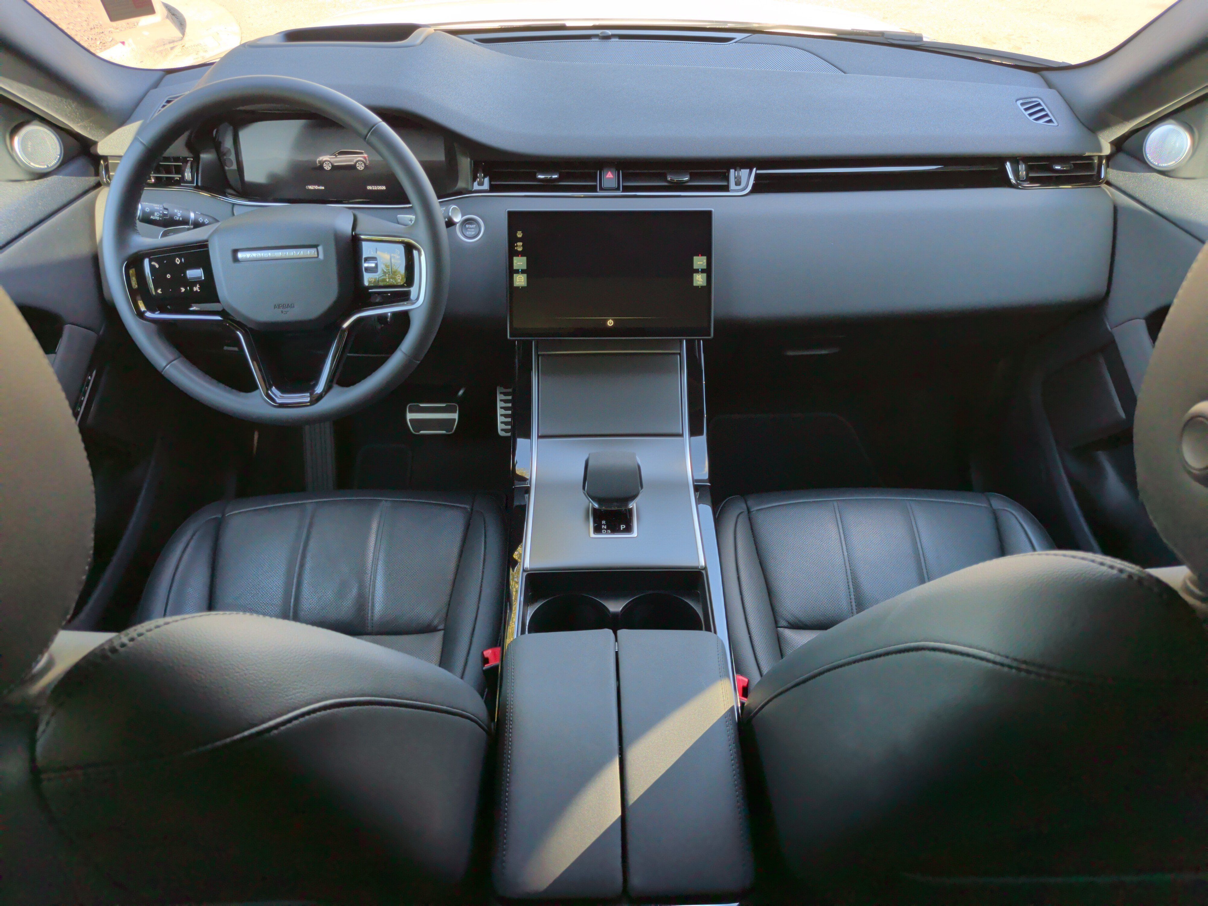 Used 2024 Land Rover Range Rover Evoque Dynamic SE AWD/4WD image 31